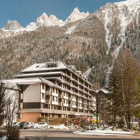Résidence Pierre&vacances La Rivière 3*