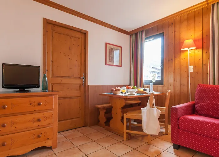 Hotel apartamentowy Pierre & La Riviere 3*