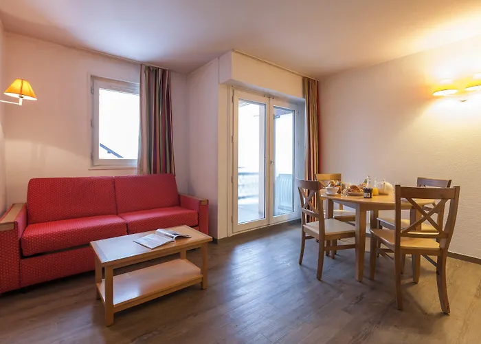 Hotel apartamentowy Pierre & La Riviere 3*